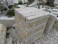 Desert Gold Rusty Granite, Kerbstone