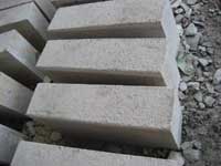 Desert Gold Rusty Granite, Kerbstone